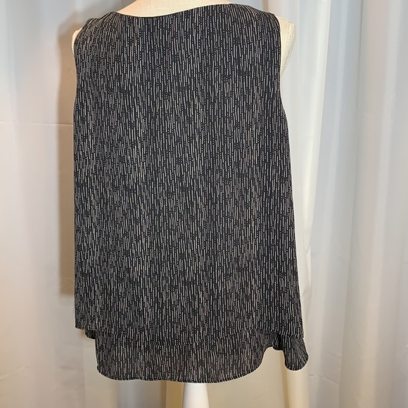 Like new! Worthington Tank with Tiers - Picture 8 of 9